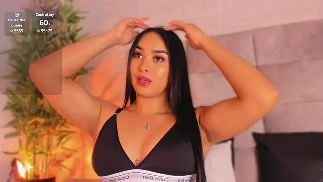 Snapshot of mia_crawford chatting on 03.20.25 mia crawford online show from 03.20.25