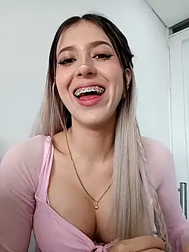 Snapshot of eva-2023 chatting on 10.14.25 eva-2023 online show from 10.14.25