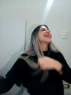 Snapshot of eva-2023 chatting on 10.26.25 eva-2023 online show from 10.26.25