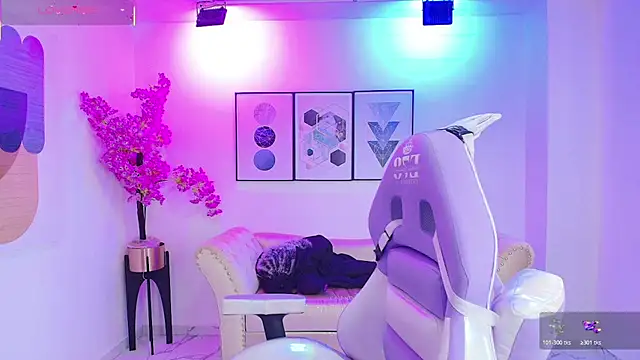 Isa reel online show from 10.28.25