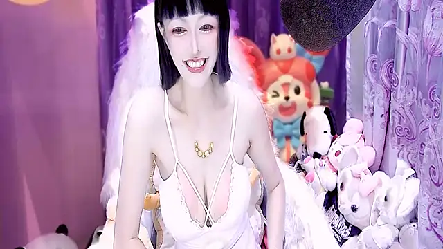 Snapshot of kumamon- chatting on 10.15.25 kumamon- online show from 10.15.25