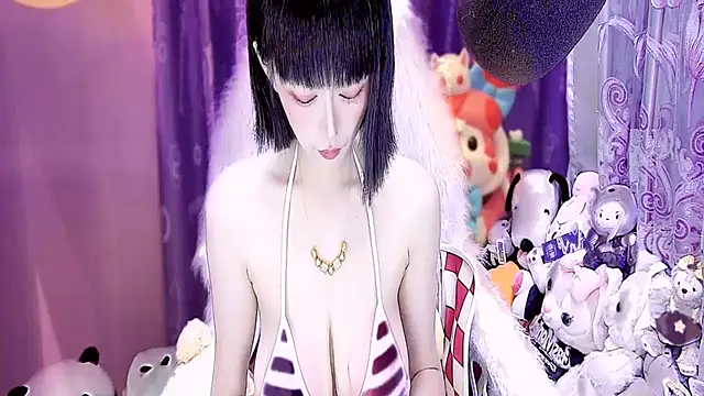 Snapshot of kumamon- chatting on 10.21.25 kumamon- online show from 10.21.25