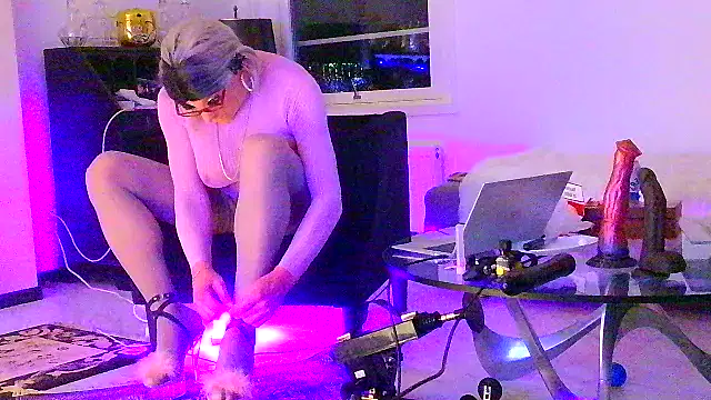 CharlotteVixxens online show from 04.10.26