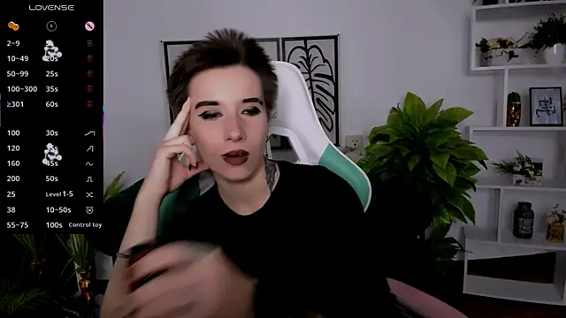 Snapshot of _Rein_ramm chatting on 09.25.25 Rein ramm online show from 09.25.25