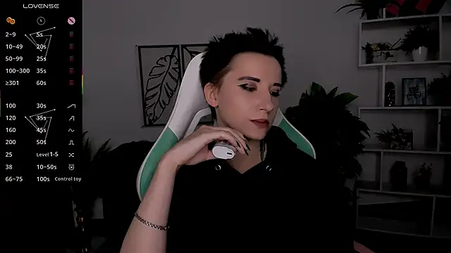 Snapshot of _Rein_ramm chatting on 09.30.25 Rein ramm online show from 09.30.25