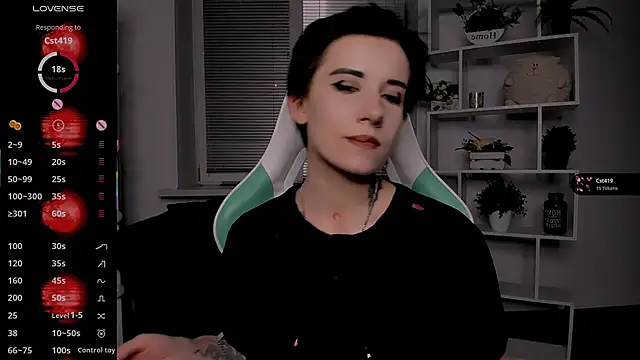 Snapshot of _Rein_ramm chatting on 10.21.25 Rein ramm online show from 10.21.25