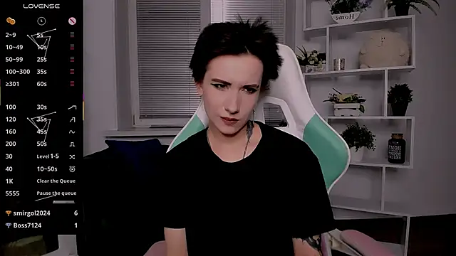 Snapshot of _Rein_ramm chatting on 10.27.25 Rein ramm online show from 10.27.25