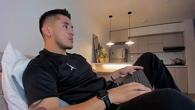 Chriskyle  online show from 12.03.24