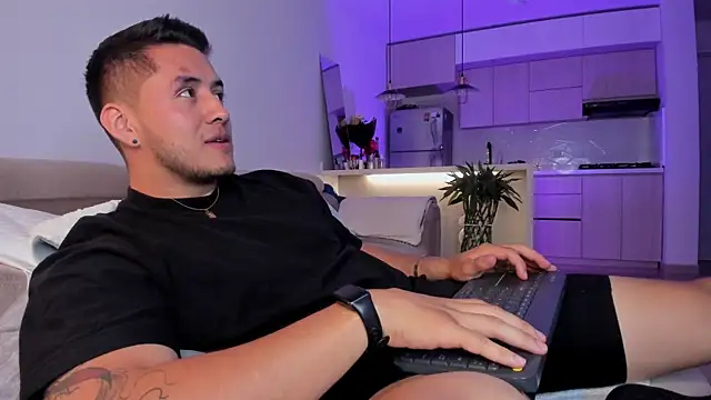 Chriskyle  online show from 03.14.25