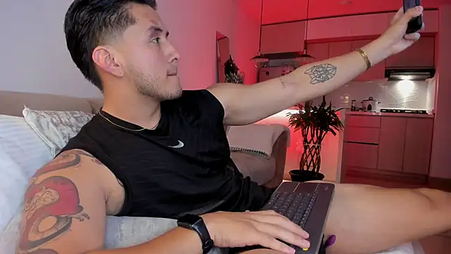 Chriskyle  online show from 10.17.25