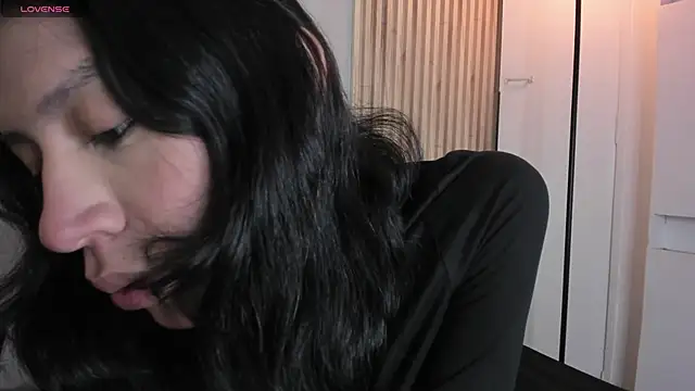 AdammClark1 online show from 12.11.24