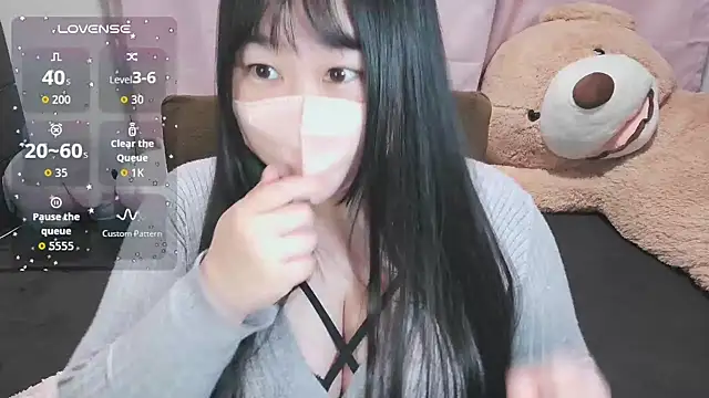 yuinyan3150 online show from 12.18.25