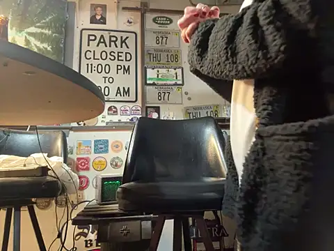 LilBit1975 online show from 10.21.25