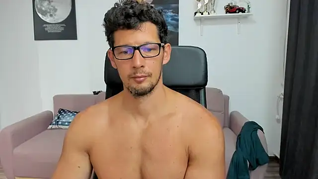 Snapshot of BrutusK08 chatting on 09.29.25 BrutusK08 online show from 09.29.25