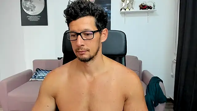 Snapshot of BrutusK08 chatting on 09.30.25 BrutusK08 online show from 09.30.25