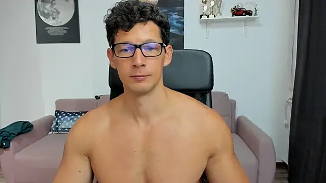 Snapshot of BrutusK08 chatting on 10.02.25 BrutusK08 online show from 10.02.25