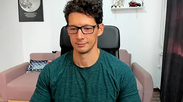 Snapshot of BrutusK08 chatting on 10.05.25 BrutusK08 online show from 10.05.25