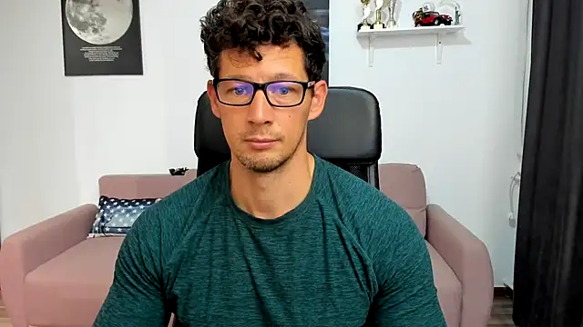 Snapshot of BrutusK08 chatting on 10.09.25 BrutusK08 online show from 10.09.25