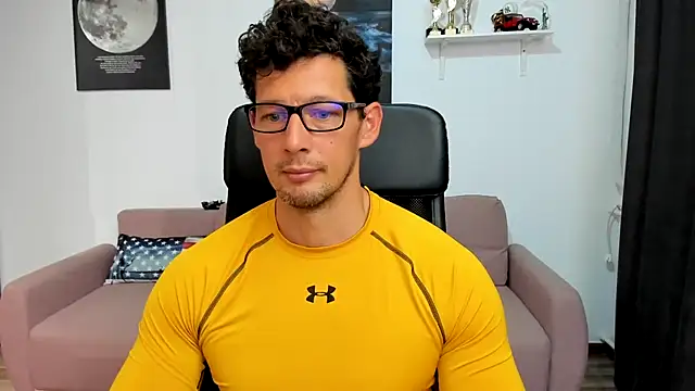 Snapshot of BrutusK08 chatting on 10.11.25 BrutusK08 online show from 10.11.25