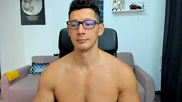 Snapshot of BrutusK08 chatting on 10.13.25 BrutusK08 online show from 10.13.25