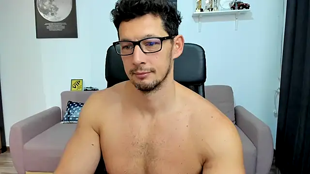 Snapshot of BrutusK08 chatting on 11.12.25 BrutusK08 online show from 11.12.25