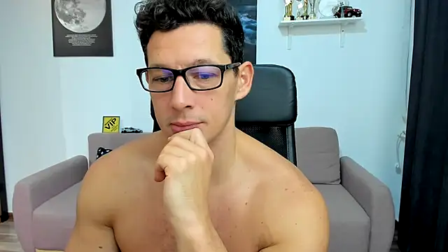 Snapshot of BrutusK08 chatting on 11.14.25 BrutusK08 online show from 11.14.25