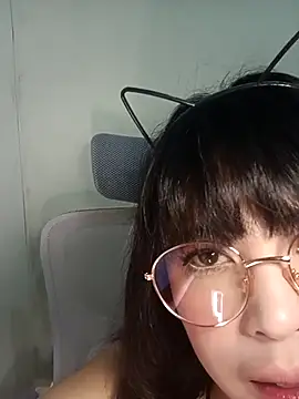 Snapshot of Chall_mee chatting on 10.12.25 Chall mee online show from 10.12.25