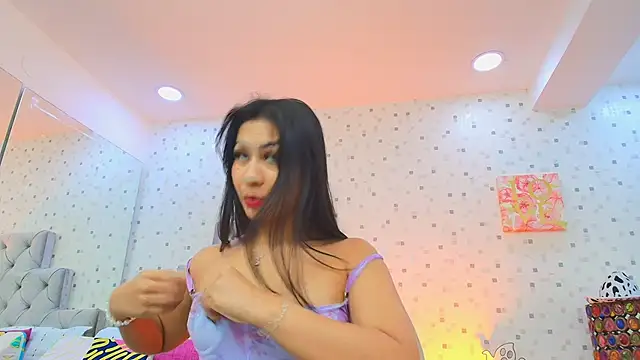 JulietaReyess online show from 10.04.25