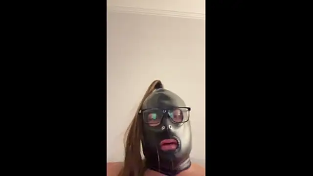 boycroo1 online show from 10.25.25