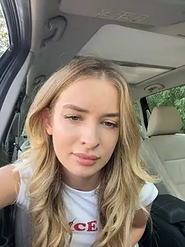 Snapshot of EvieEvans chatting on 07.19.26 EvieEvans online show from 07.19.26