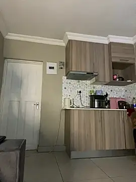 YellowHoneyDip online show from 04.08.26