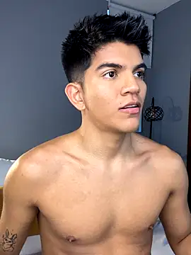 Snapshot of santiago_01 chatting on 10.01.25 santiago 01 online show from 10.01.25