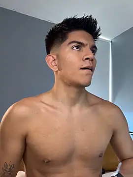 Snapshot of santiago_01 chatting on 11.07.25 santiago 01 online show from 11.07.25