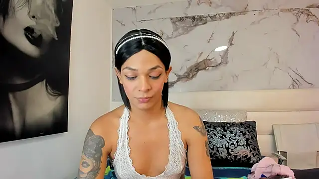 Snapshot of emily_lady20 chatting on 07.06.26 emily lady20 online show from 07.06.26
