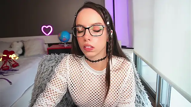 Dayna Nebula online show from 02.20.25