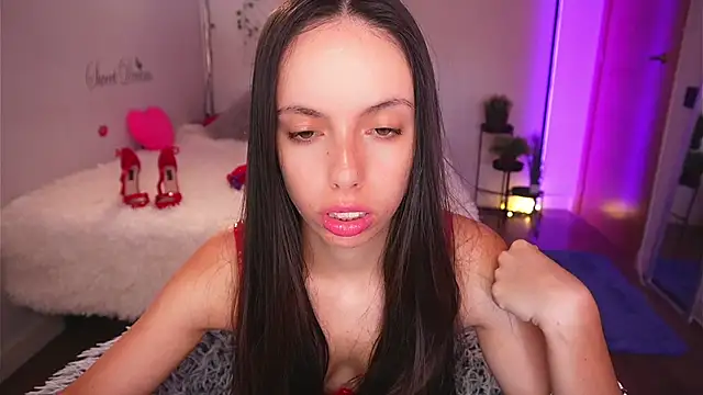 Dayna Nebula online show from 09.18.25