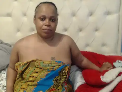 THESHORTQUEEN online show from 11.17.25