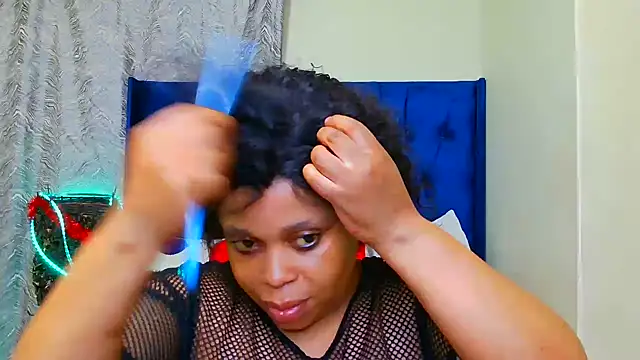 THESHORTQUEEN online show from 01.05.26