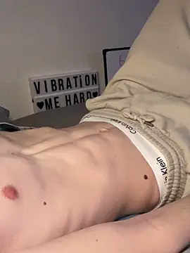 Snapshot of secret_dream415 chatting on 02.10.26 secret dream415 online show from 02.10.26