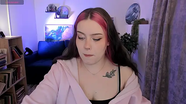 CoralineKeyns online show from 04.28.26