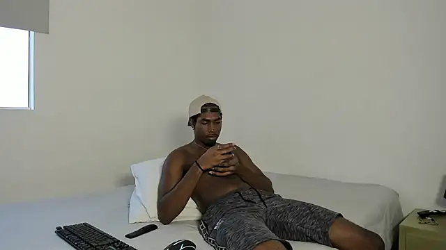 Snapshot of deyianxx chatting on 10.22.25 deyianxx online show from 10.22.25