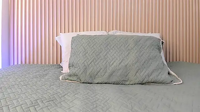 Snapshot of daiana_curly chatting on 10.08.25 daiana curly online show from 10.08.25