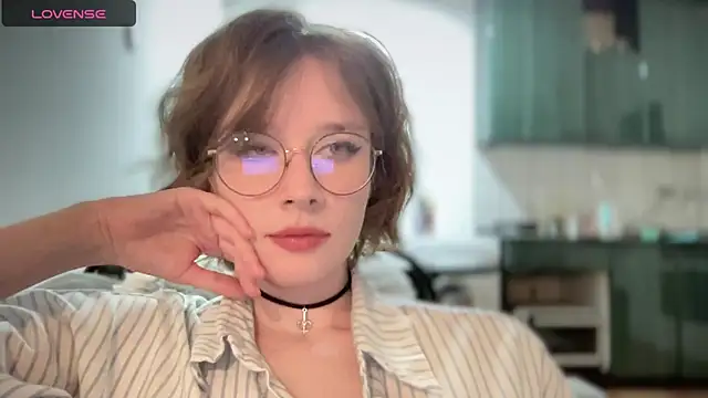 Snapshot of ms_christiana chatting on 11.19.25 ms christiana online show from 11.19.25