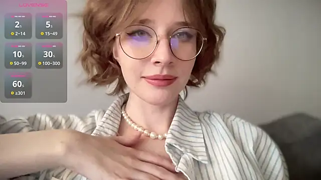 Snapshot of ms_christiana chatting on 11.24.25 ms christiana online show from 11.24.25