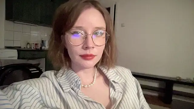 Snapshot of ms_christiana chatting on 12.19.25 ms christiana online show from 12.19.25