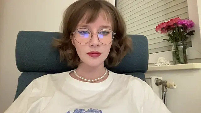 Snapshot of ms_christiana chatting on 05.07.26 ms christiana online show from 05.07.26