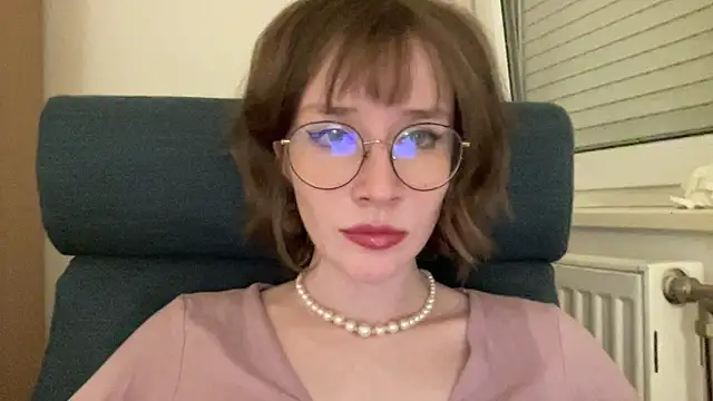 Snapshot of ms_christiana chatting on 05.08.26 ms christiana online show from 05.08.26
