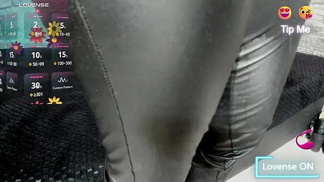 Cloee66 online show from 10.15.25