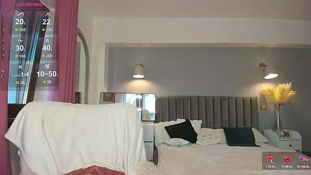 Awesome Jolie online show from 10.31.25