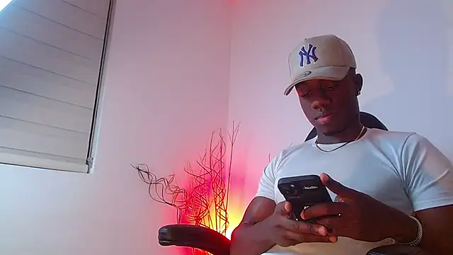 Snapshot of mike_wallace chatting on 02.04.25 mike wallace online show from 02.04.25